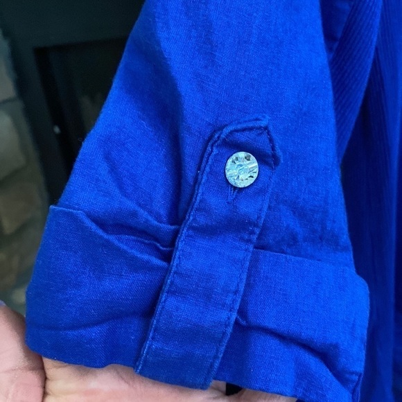 Allison Daley Royal blue top with fancy shiny buttons. Size 18 - Picture 5 of 8